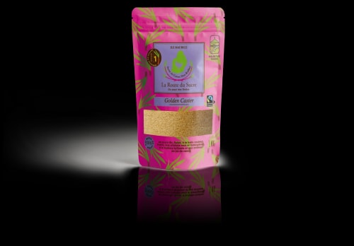Paquet de sucre de canne non raffiné de 1kg Golden Caster de la marque La Route du Sucre. Type de sucre coulant d'une grande fluidité, au goût de sucre de canne