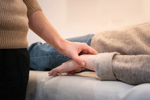 Kinésiologie test musculaire
Thérapie Rennes