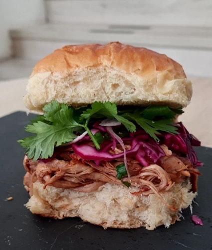 Sandwich artisanal au pulled pork de Pastel Bakery à Paris 9e, proche Saint-Lazare