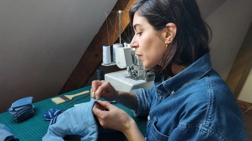 Designer bretonne | Tombolo studio |
Mode durable made in Bretagne. Atelier de fabrication de vêtements réalisés à partir de textiles biosourcés et recyclés.