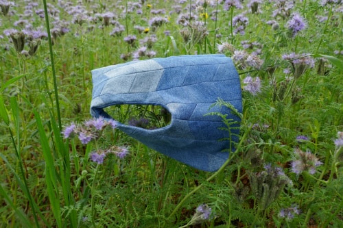 Designer textile bretonne |Tombolo studio.
Veste pour bébé réalisée à partir de denim recyclé. Vêtement enfant fabriqué en France.