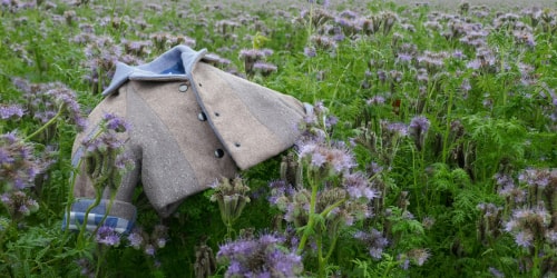 Mode pour bébé made in Bretagne. Vêtements réalisés avec de textiles durables et recyclés. Chaque modèle est unique et fabriqué entièrement en France, en Ille-et-Vilaine.