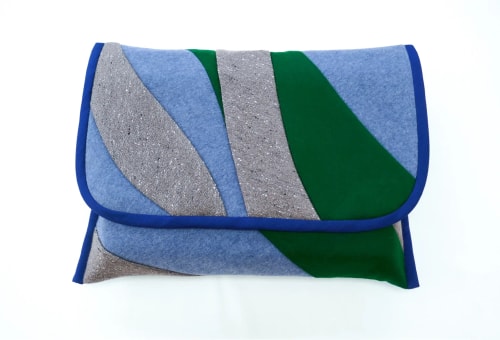 Tombolo Studio - design textile.
Pièce unique fabriquée en Bretagne.