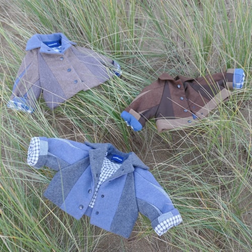 Designer & artisane textile, Justine Morvan est installée en Bretagne où elle a fondé Tombolo, un label de vêtements soigneusement confectionnés à partir de patchworks dans son atelier d'Ille-et-Vilaine.