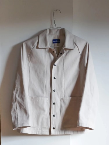 Tombolo studio - Marque bretonne de vêtements fabriqués en Ille-et-Vilaine.
Textiles durables - mode circulaire