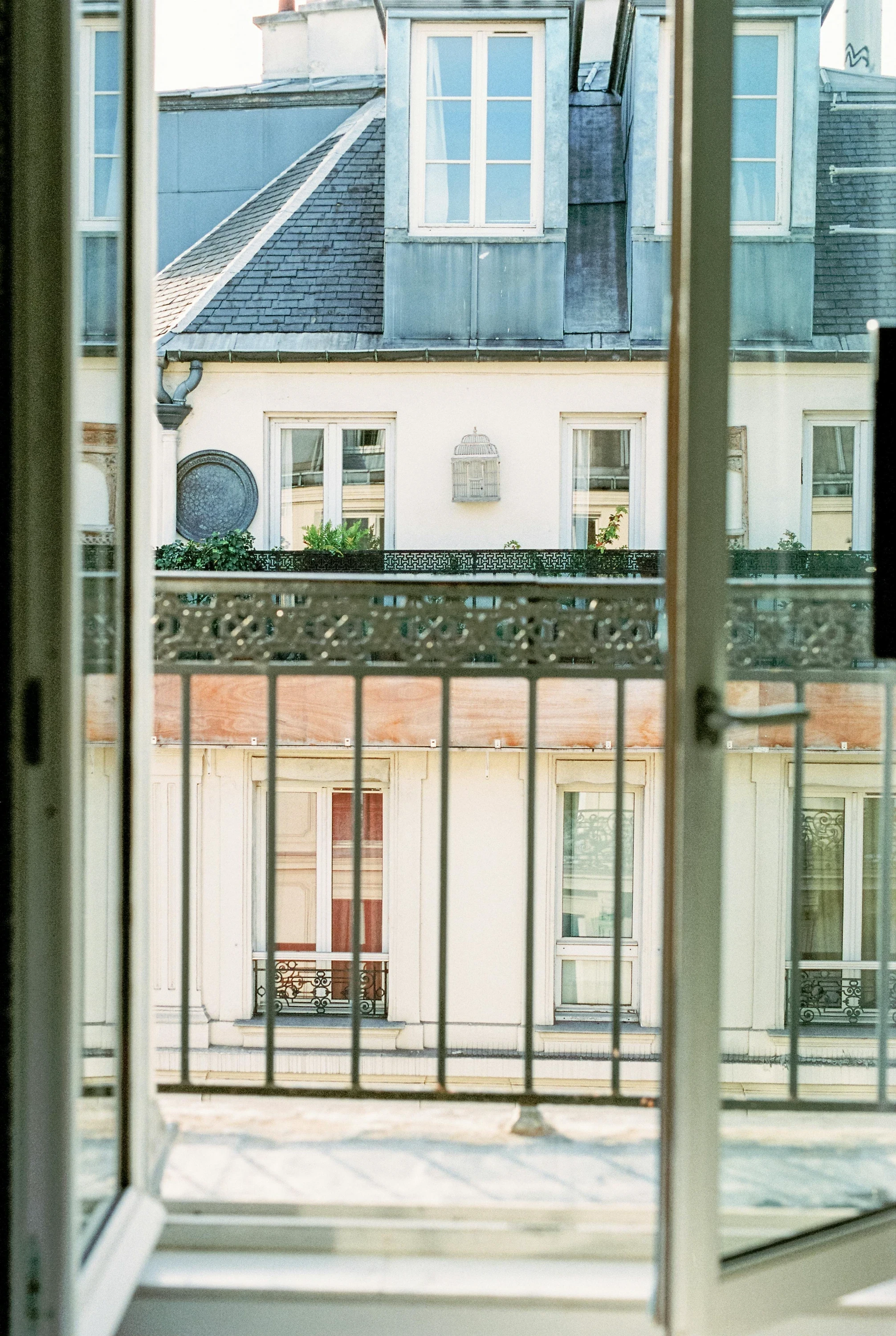 10 astuces malignes pour optimiser le rangement dans un petit appartement parisien