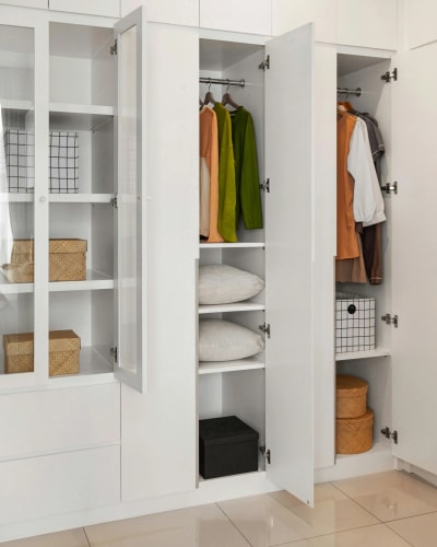 Un dressing bien trié et organisé