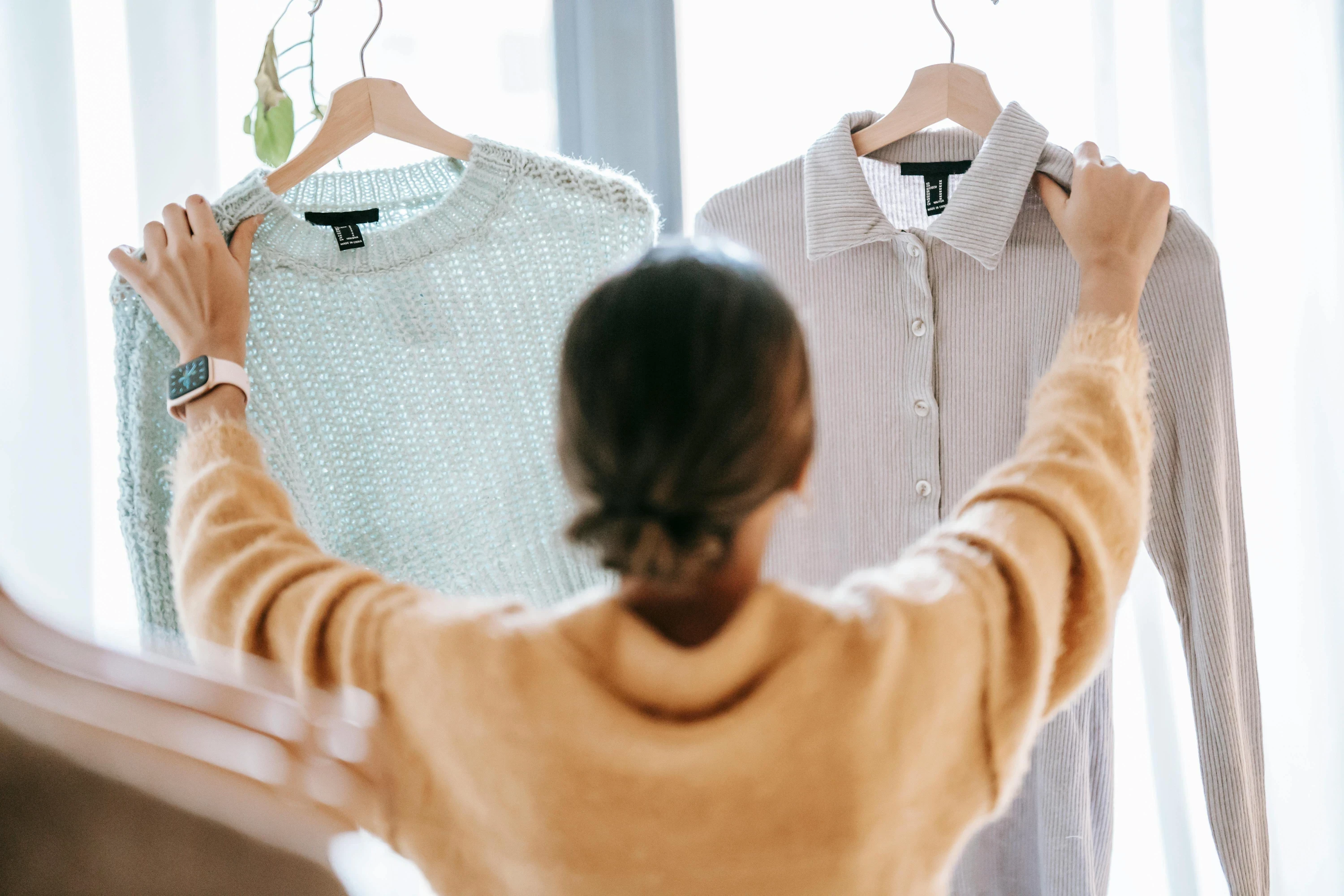 Comment organiser son dressing comme une pro (même dans un petit appartement parisien)