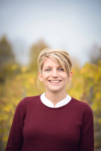 Portrait photo d'Élodie, co-fondatrice d'Amaho