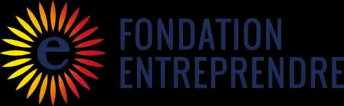 Logo de la Fondation Entreprendre, composé d'un soleil stylisé aux rayons dégradés du jaune au rouge, avec un « e » bleu foncé en son centre, suivi du nom en lettres capitales bleu foncé.