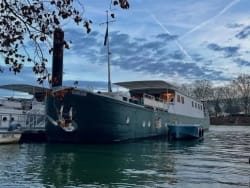 La péniche Djihoun à Asnières-sur-Seine