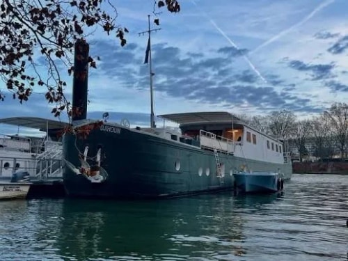 La péniche Djihoun à Asnières-sur-Seine