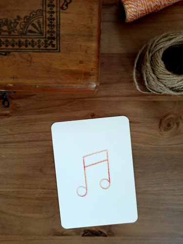 note de musique · mini-broderie sur papier
