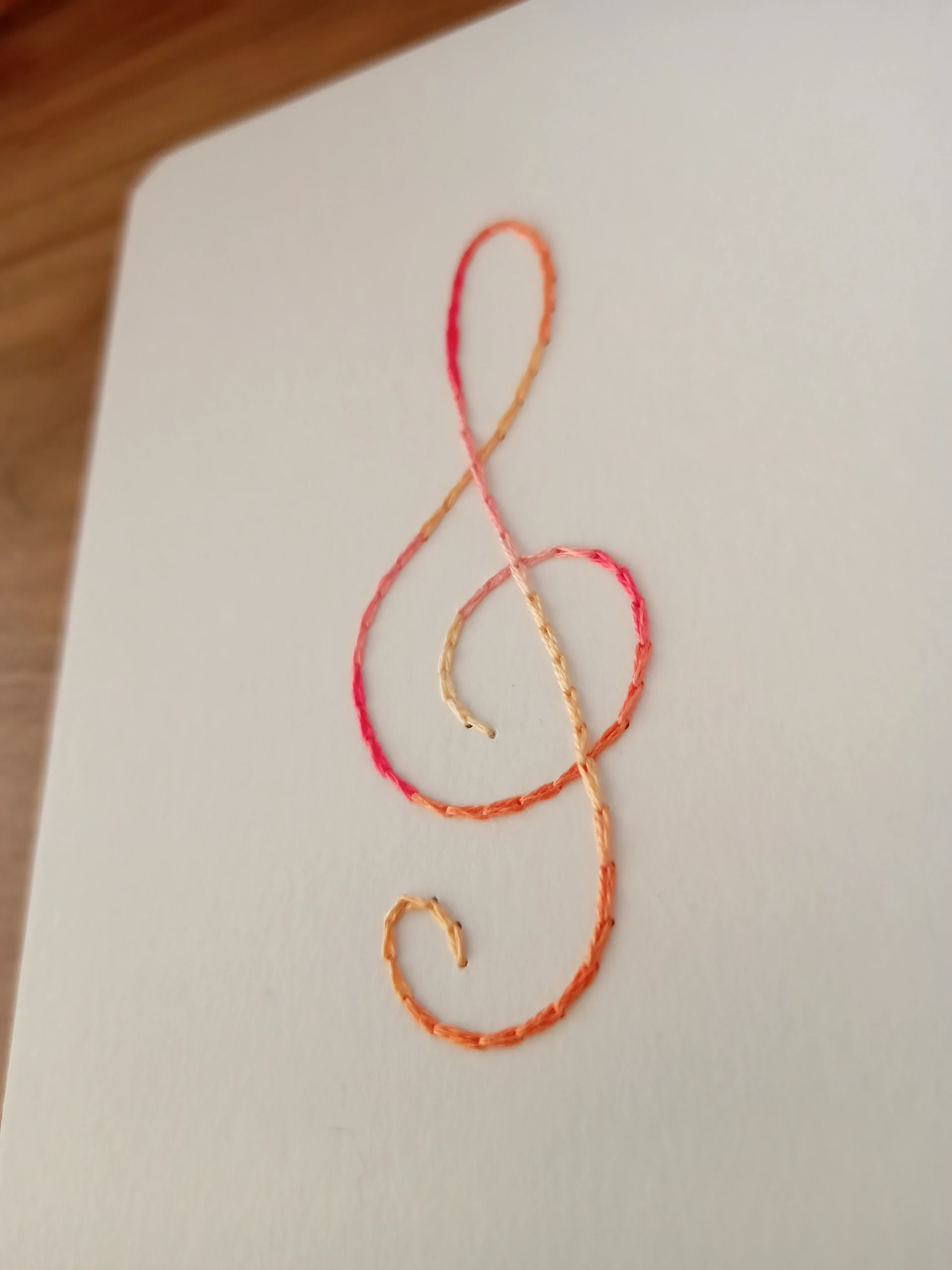 clé de sol · mini-broderie sur papier