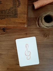 clé de sol · mini-broderie sur papier