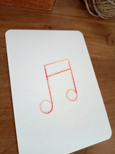 note de musique · mini-broderie sur papier