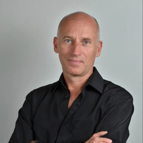 Portrait photo d'Olivier Behra, expert biodiversité pour NSW Conseil