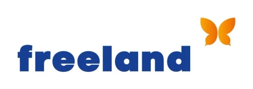 Logo de Freeland avec le mot 'freeland' en bleu et un papillon orange à droite.