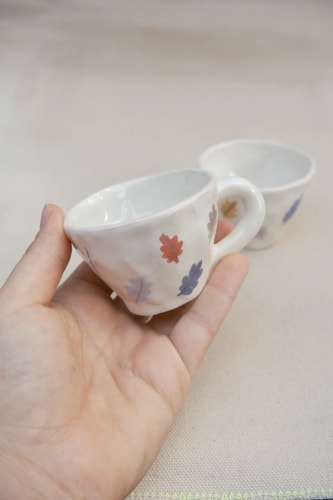 Tasse expresso feuilles d'automne