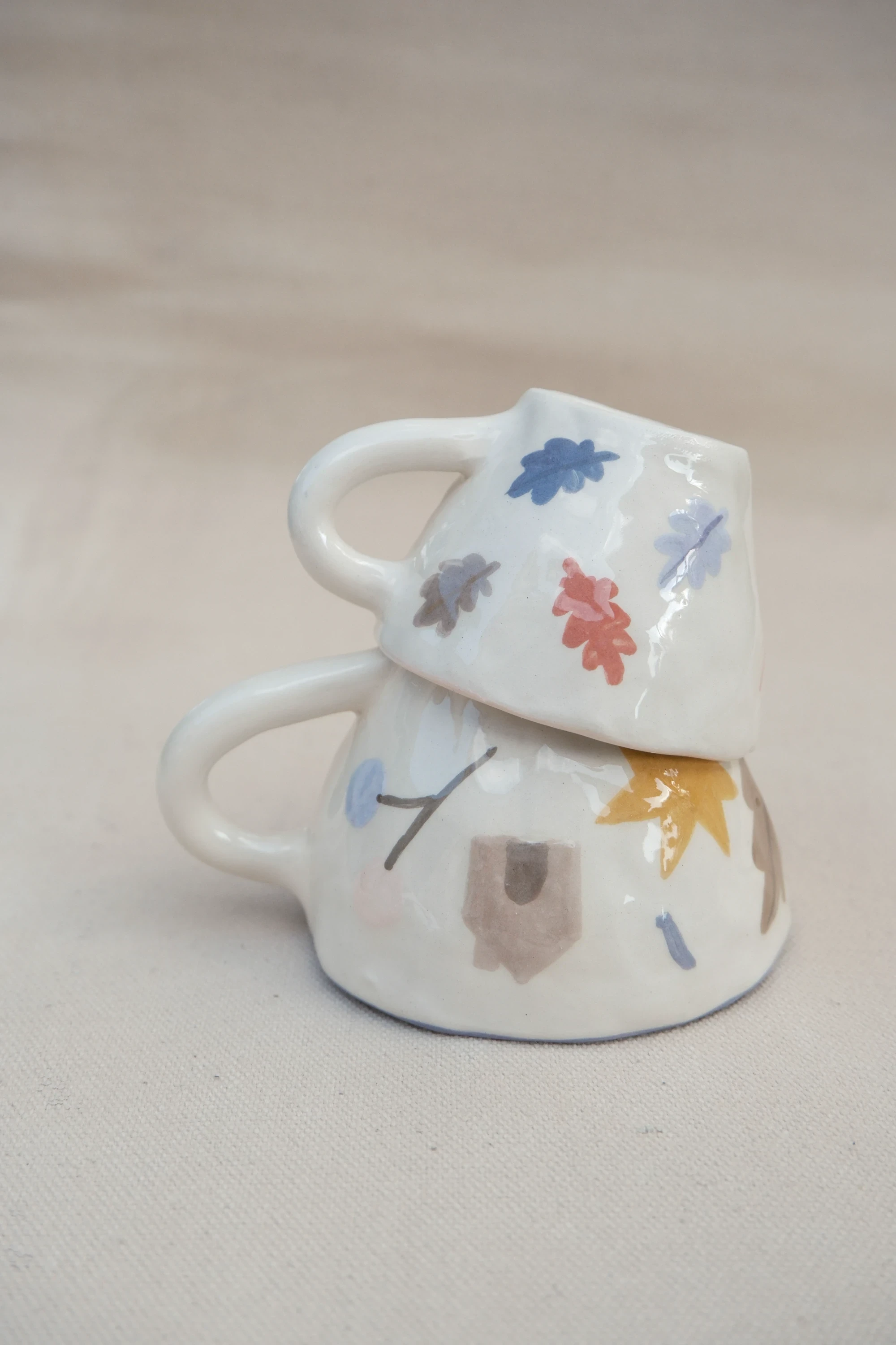 Tasse expresso feuilles d'automne