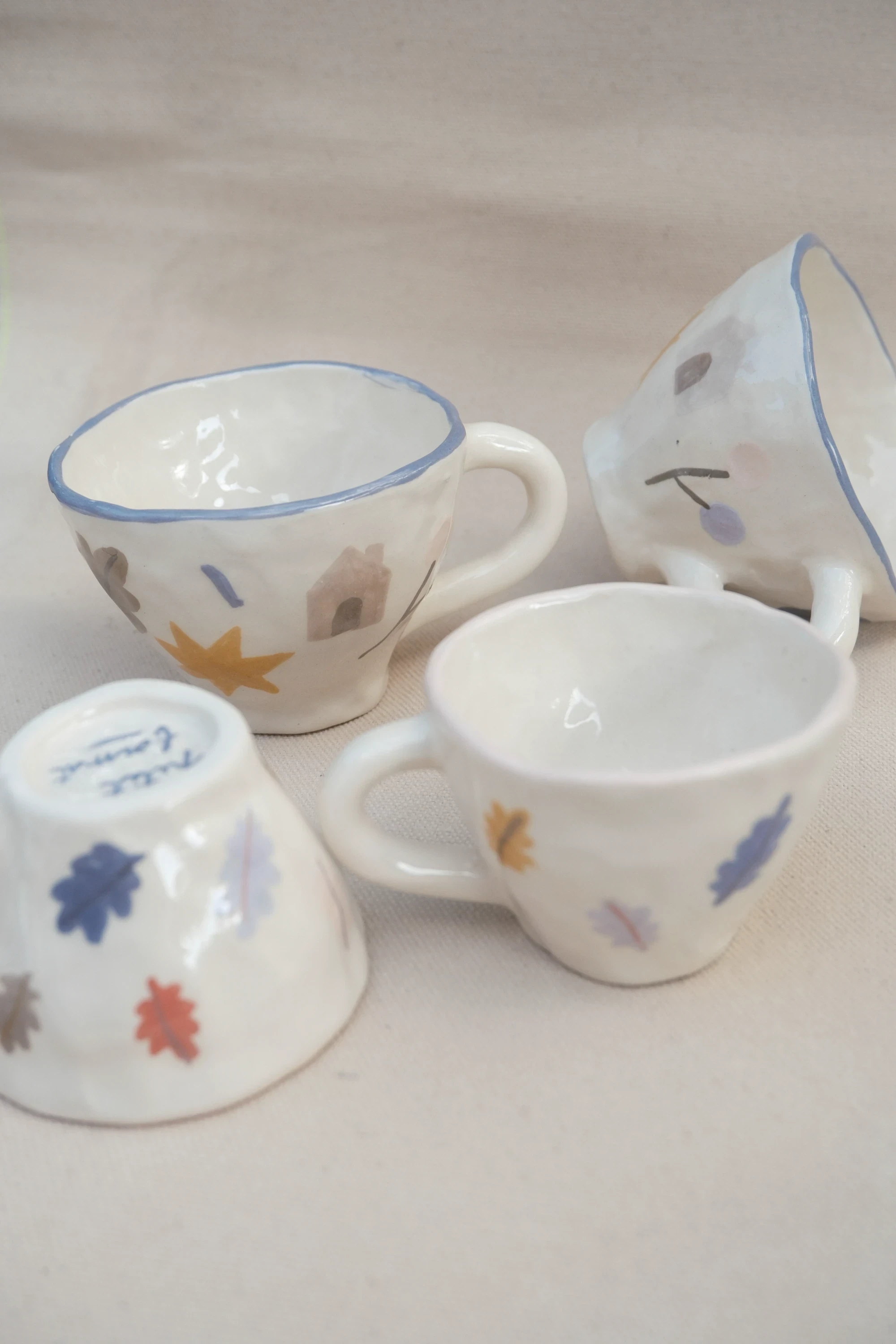 Tasse croquis d'automne