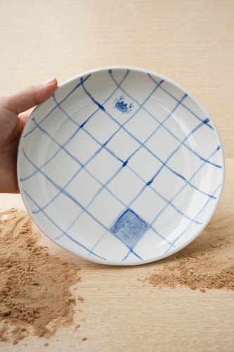 Assiette à carreaux