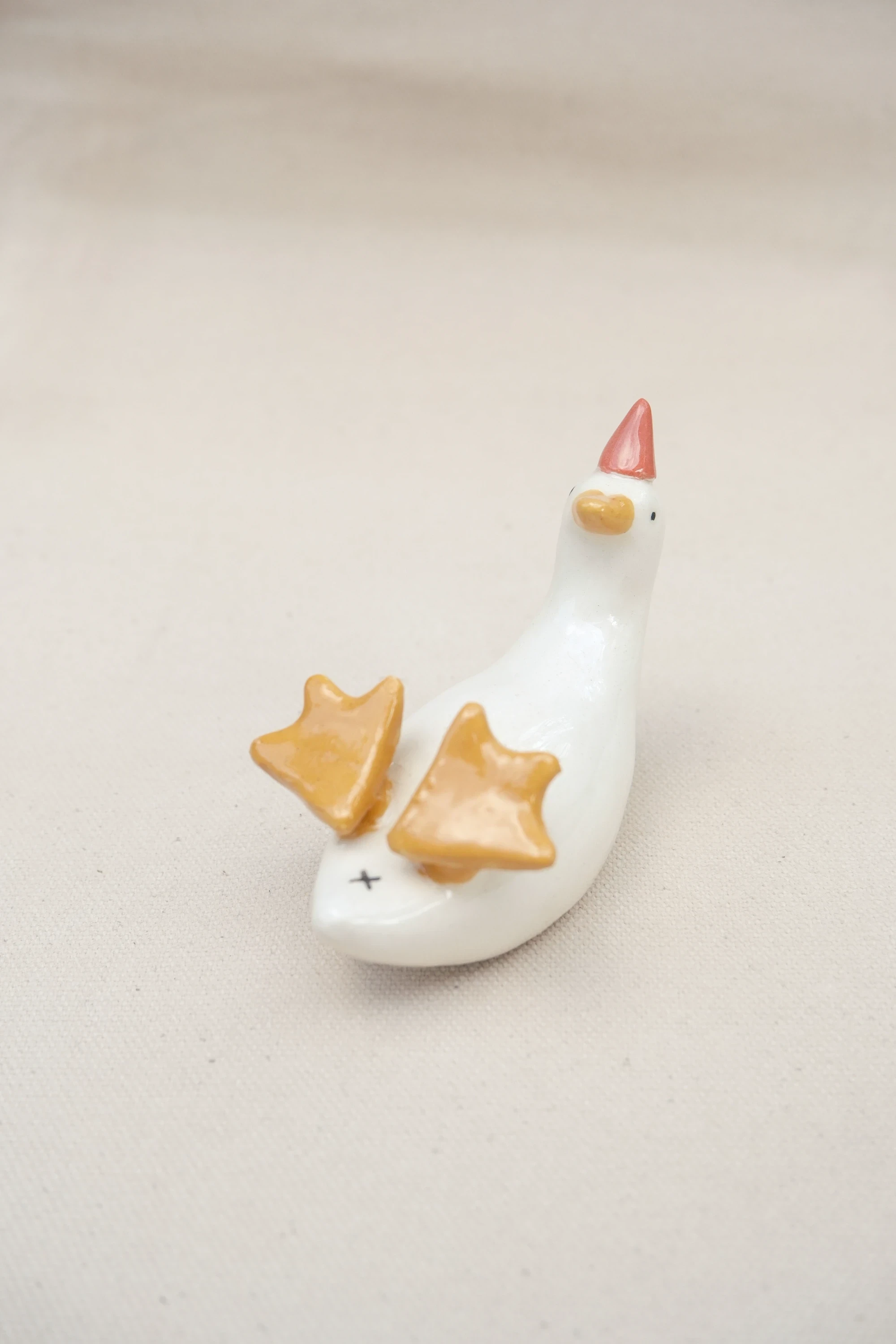 Canard sur le dos chapeau de fête