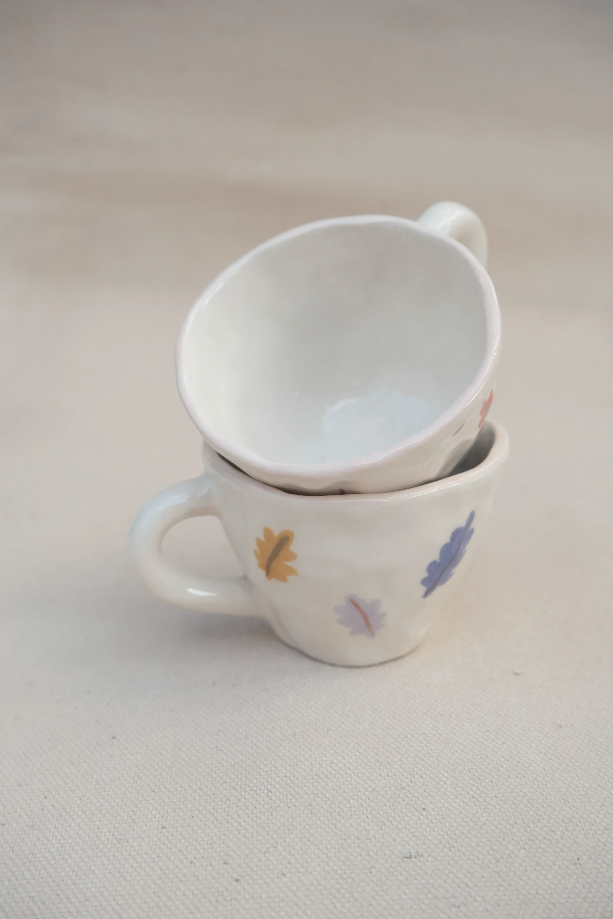 Tasse expresso feuilles d'automne