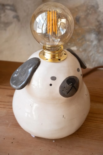 Lampe chien noir