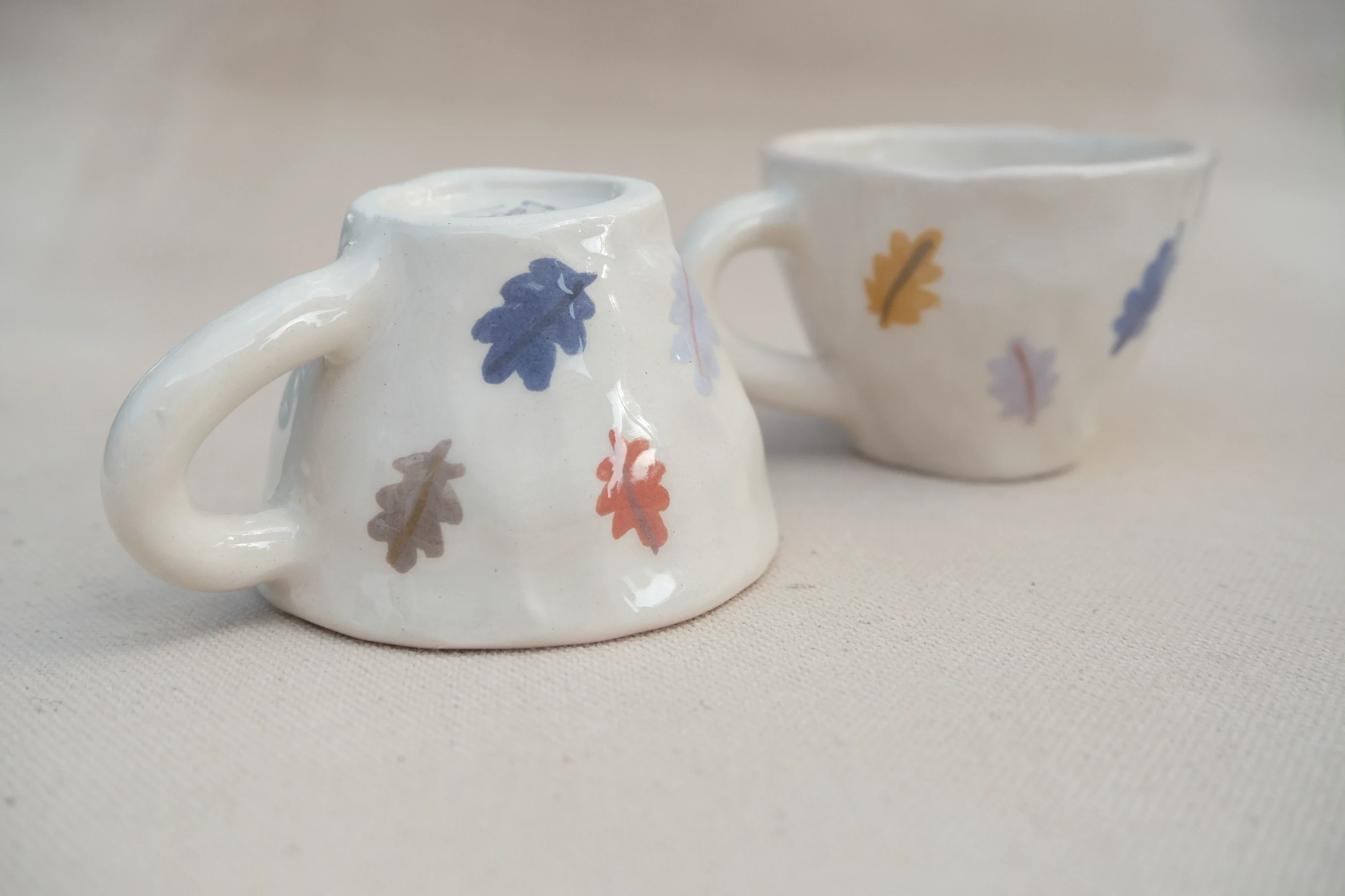 Tasse expresso feuilles d'automne