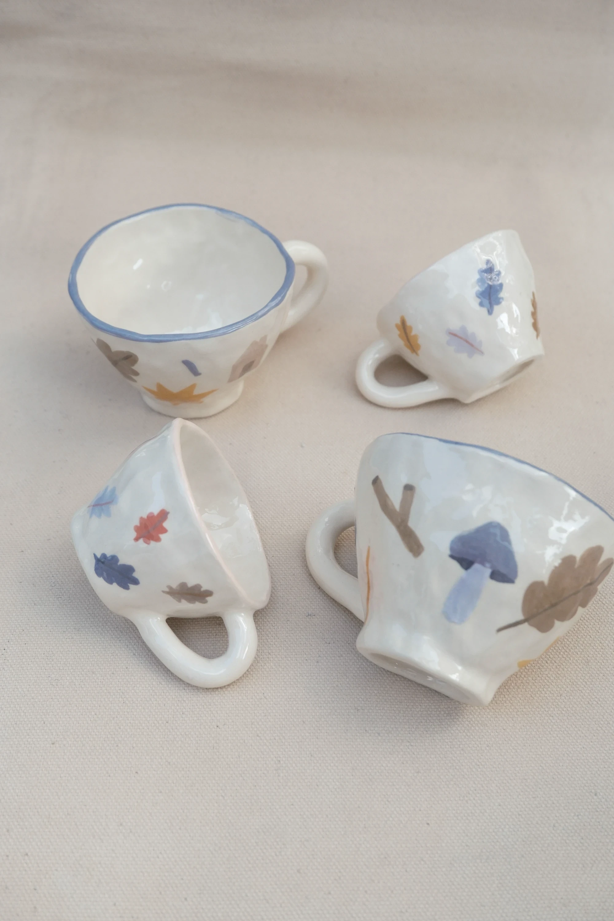 Tasse expresso feuilles d'automne