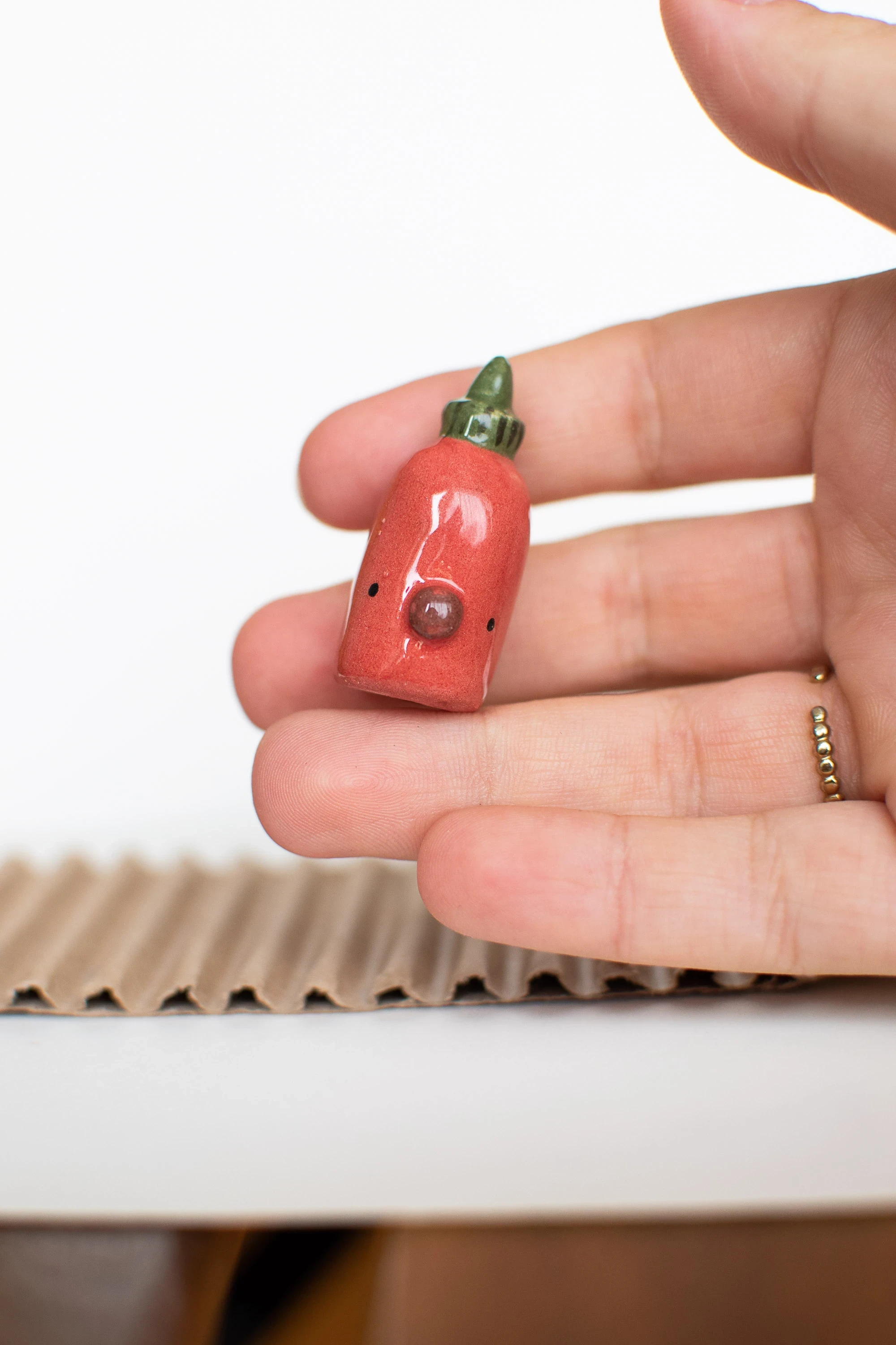 Figurine Mini sauce sriracha