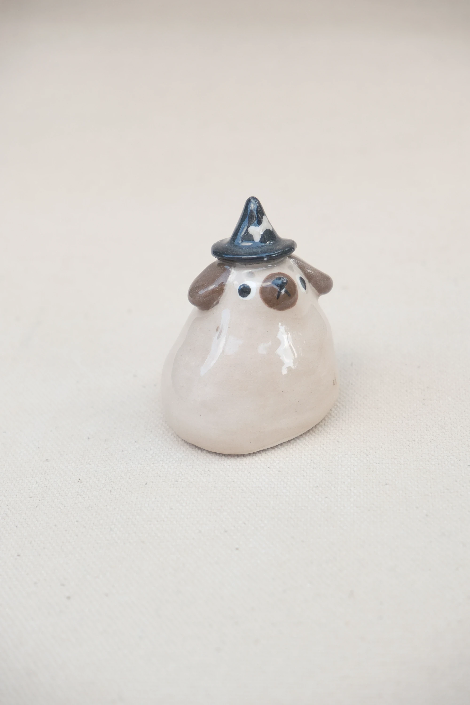 Figurine pug halloween