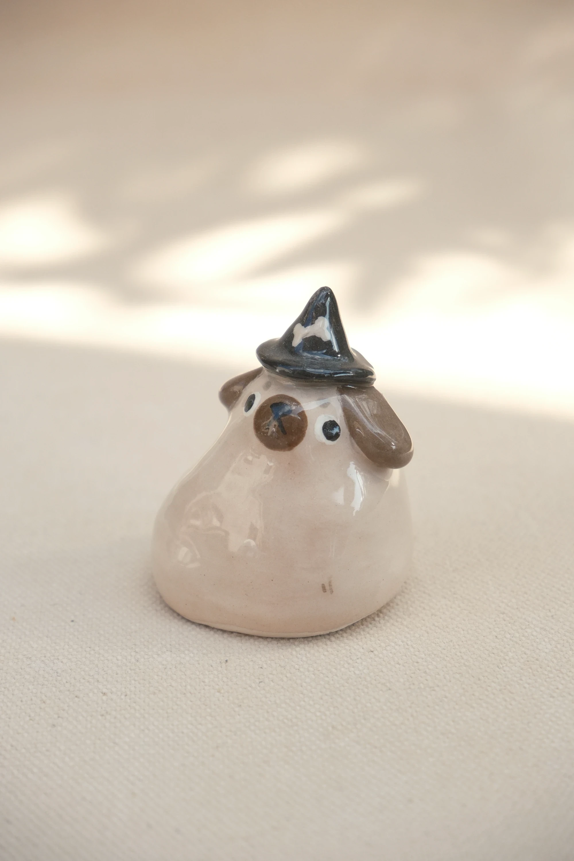 Figurine pug halloween
