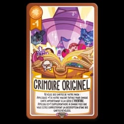 Carte de jeu « Grimoire Originel » illustrée avec un livre magique ouvert, des créatures fantastiques et des effets de texte expliquant un bonus de score lié à la série L'Aventure.