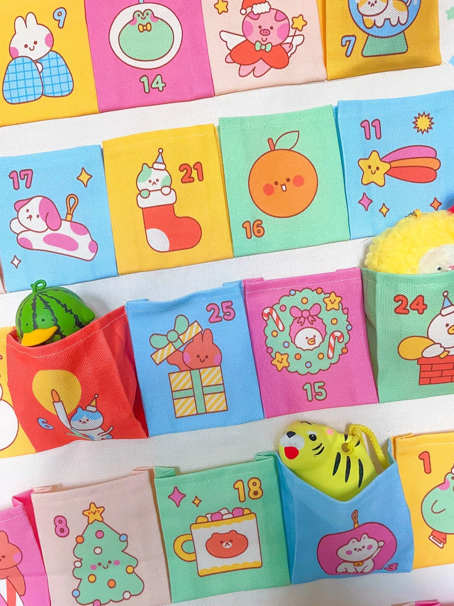 Calendrier de l'avent mural - Happy times avec Bobby et ses amis