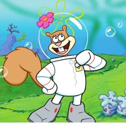 Sandy écureuil, personnage de dessin animé écureuil souriant portant un costume d'astronaute sous-marin avec un casque à bulle, sur un fond sous-marin coloré.