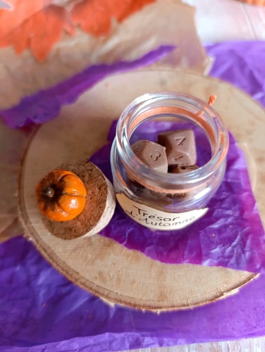 Set de dés en chocolat en fiole