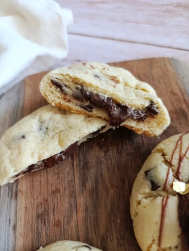 Cookie vanille, pépites au chocolat au lait, coeur nutella