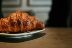 Viennoiserie Maison à Paris 9 : Redécouvrez le Vrai Goût du Croissant